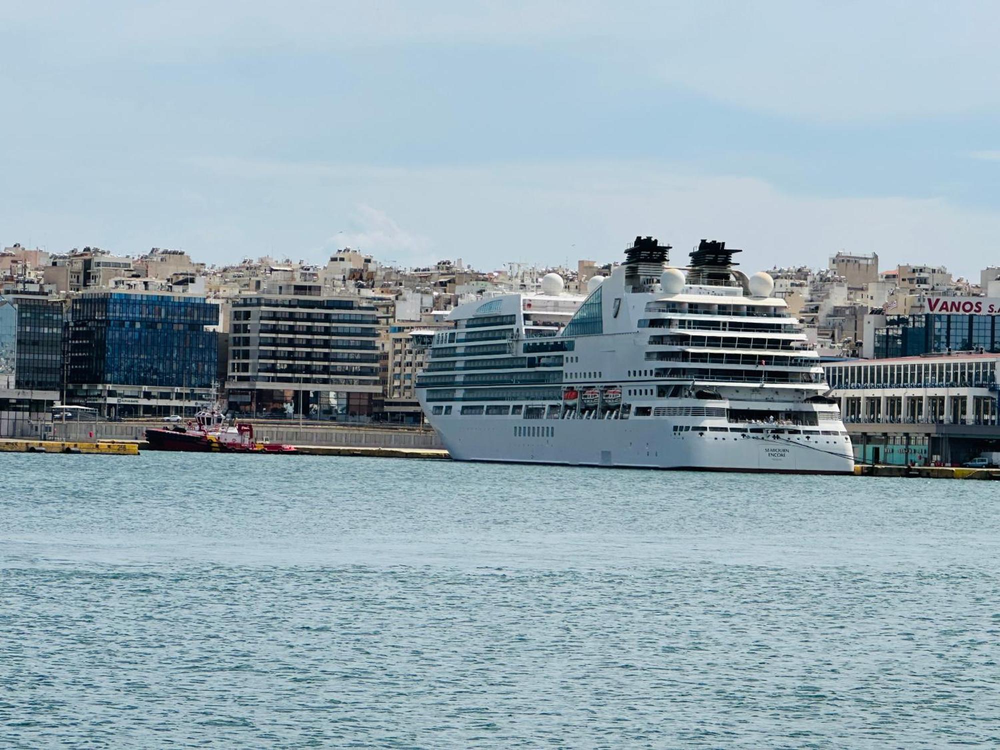 Royal Red Suite No 1, Piraeus Port Экстерьер фото